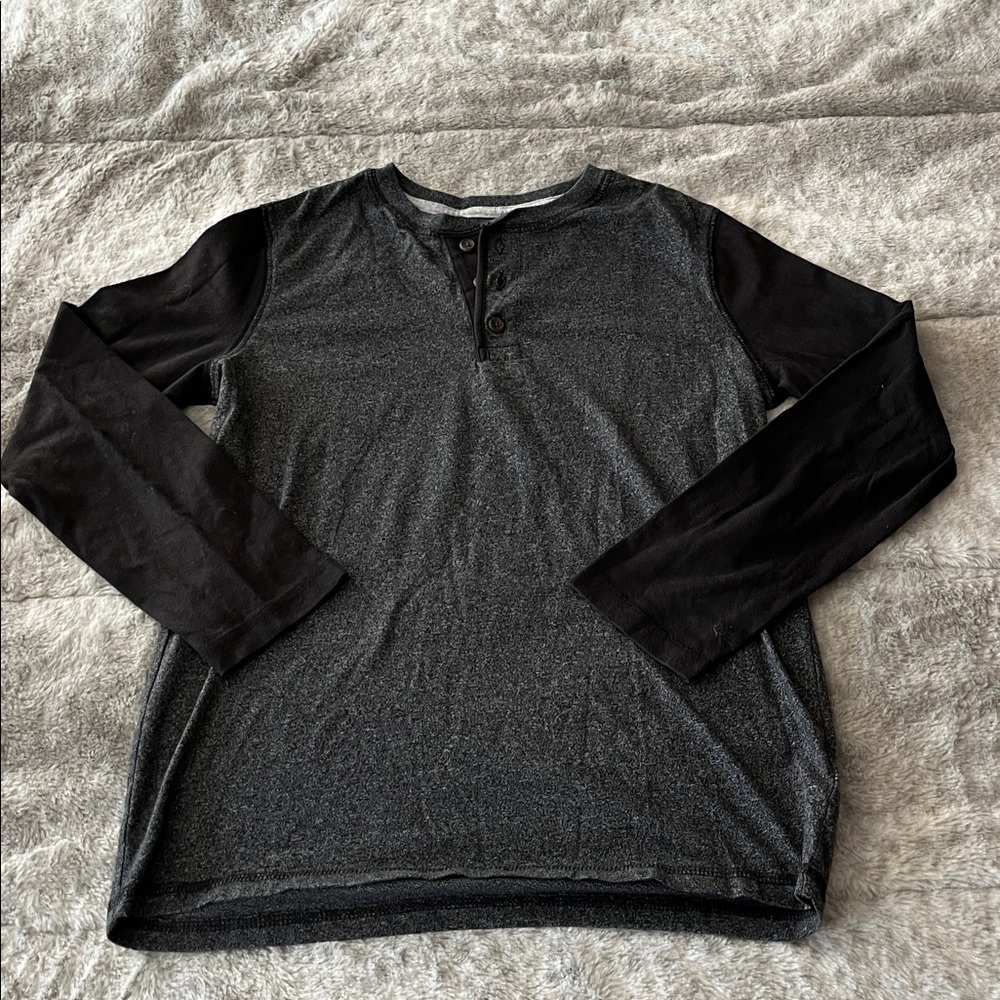 Old Navy Black and Gray Kids Long Sleeve Tee